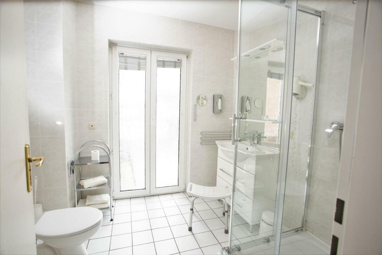 Gaestehaus Am Vogelsang Kerpen  Ngoại thất bức ảnh