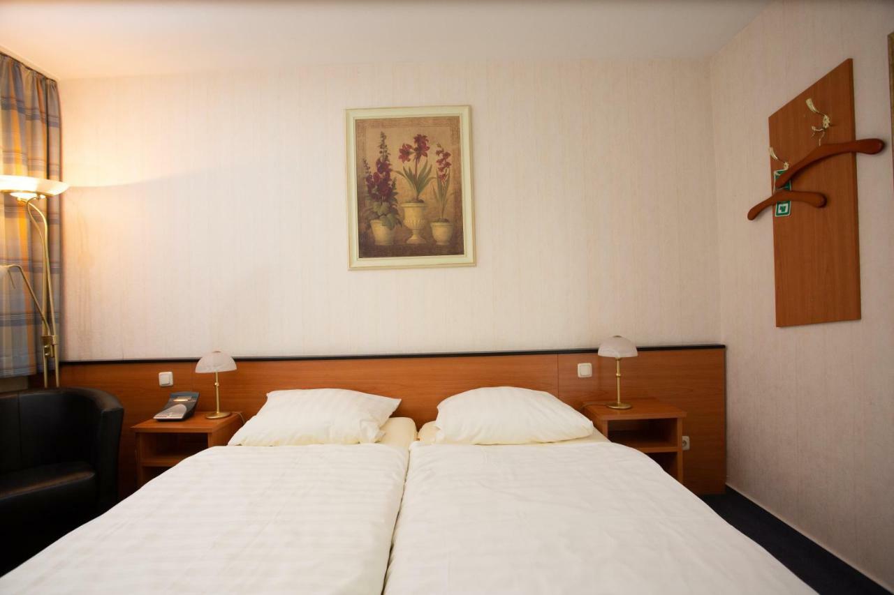 Gaestehaus Am Vogelsang Kerpen  Ngoại thất bức ảnh